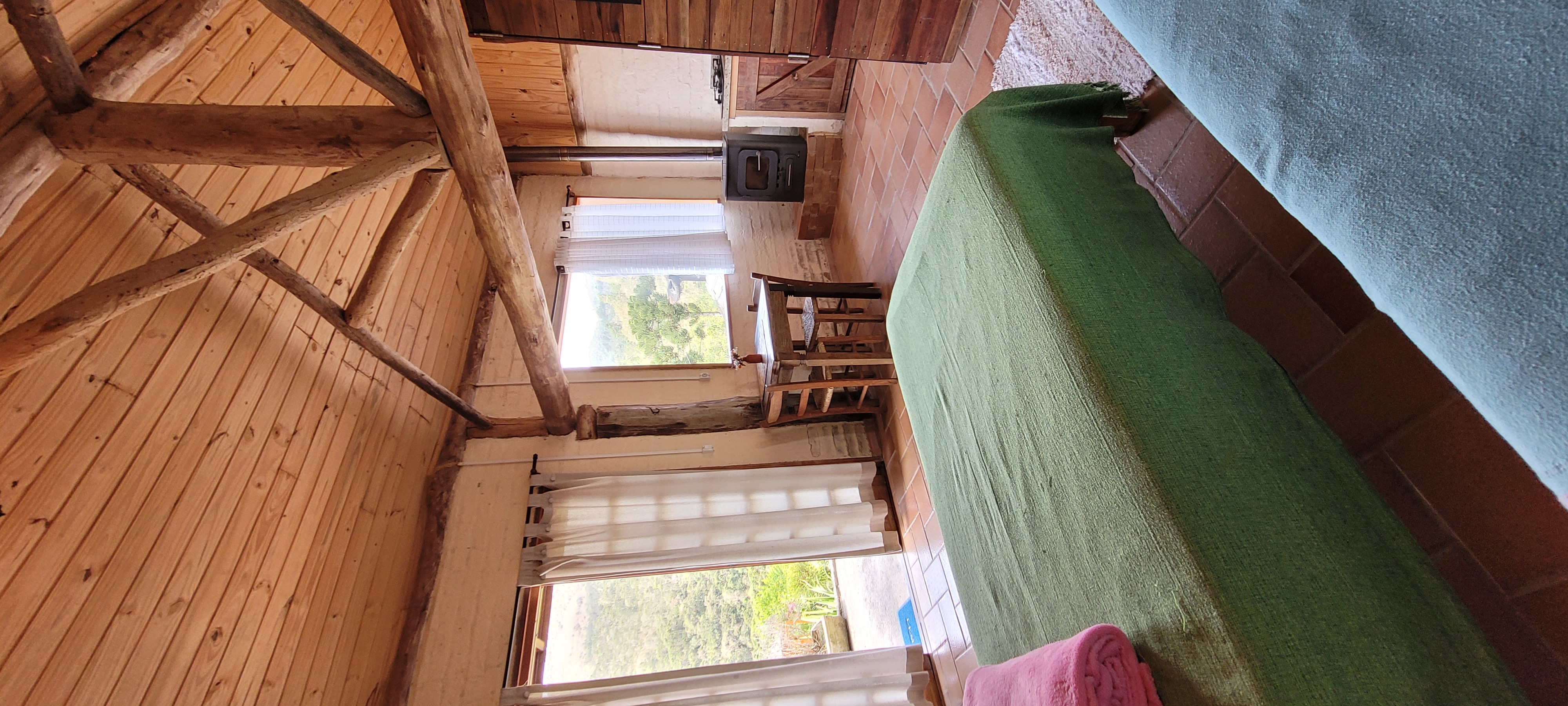Segunda vista do quarto do chalé Sevak 2